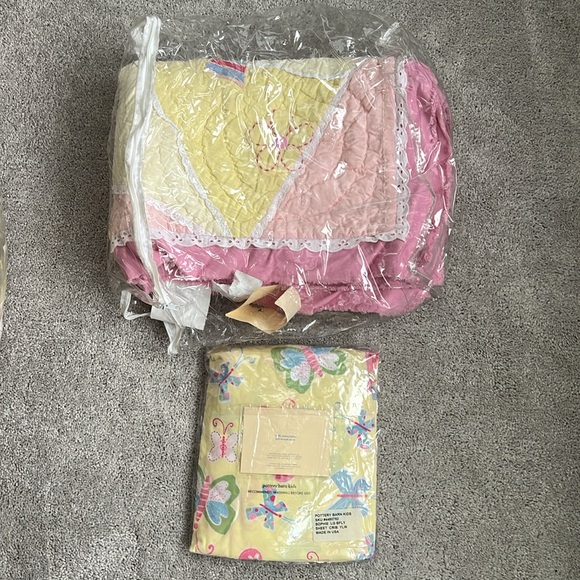 NWT Pottery Barn Kids “Sophie ” yellow quilted bedding and crib sheet - Picture 2 of 2